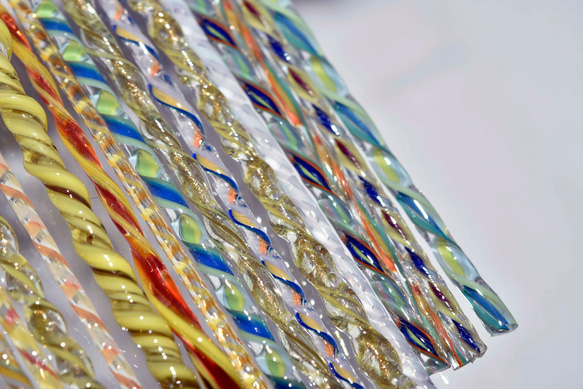 モレッティの細密ガラスレース棒、ツイスト棒、ガラス棒、13163-500 トンボ玉、万華鏡、、アクセサリ 1枚目の画像