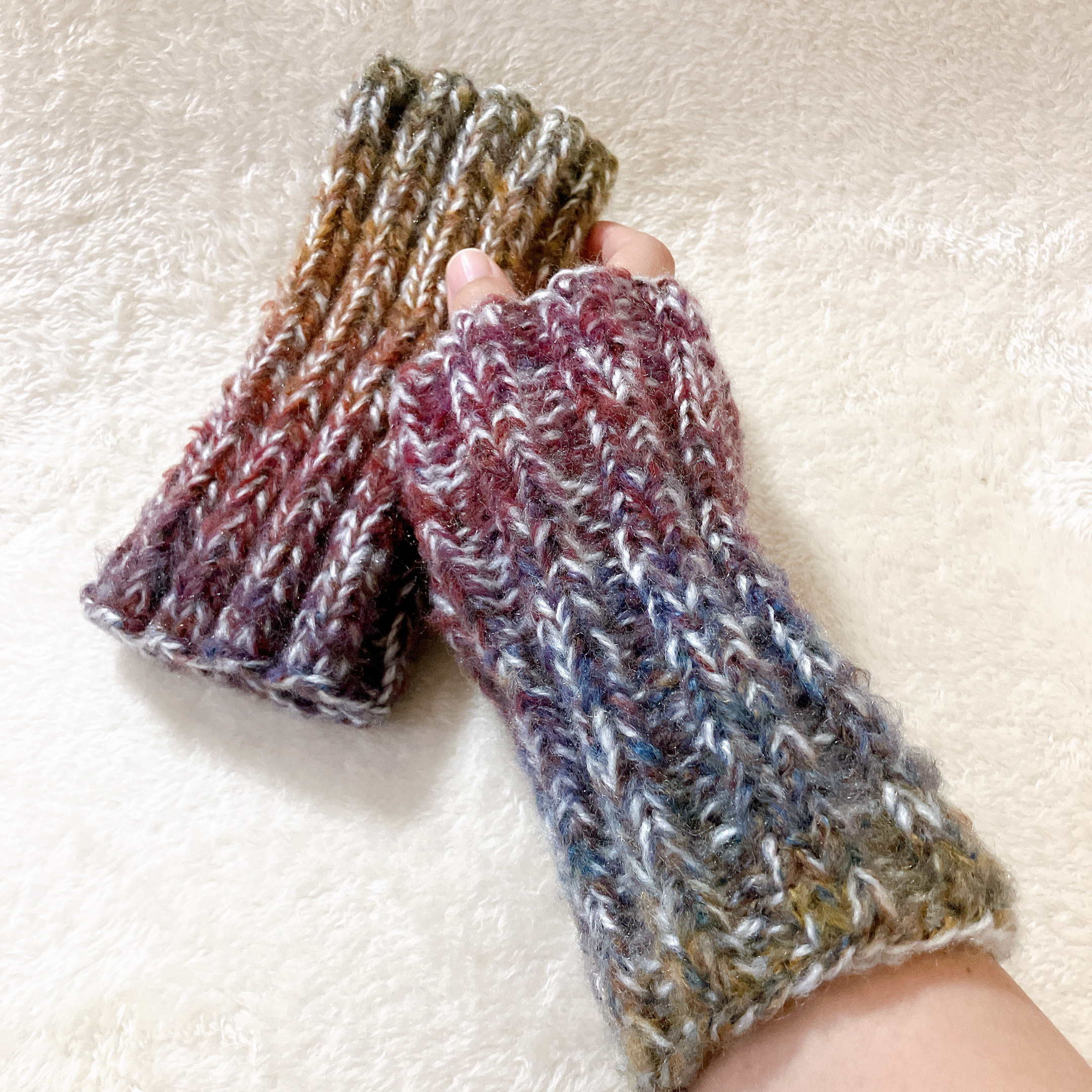 ハンドウォーマー　手編み　カラフル　ハンドメイド　レア　１点もの　防寒　秋冬