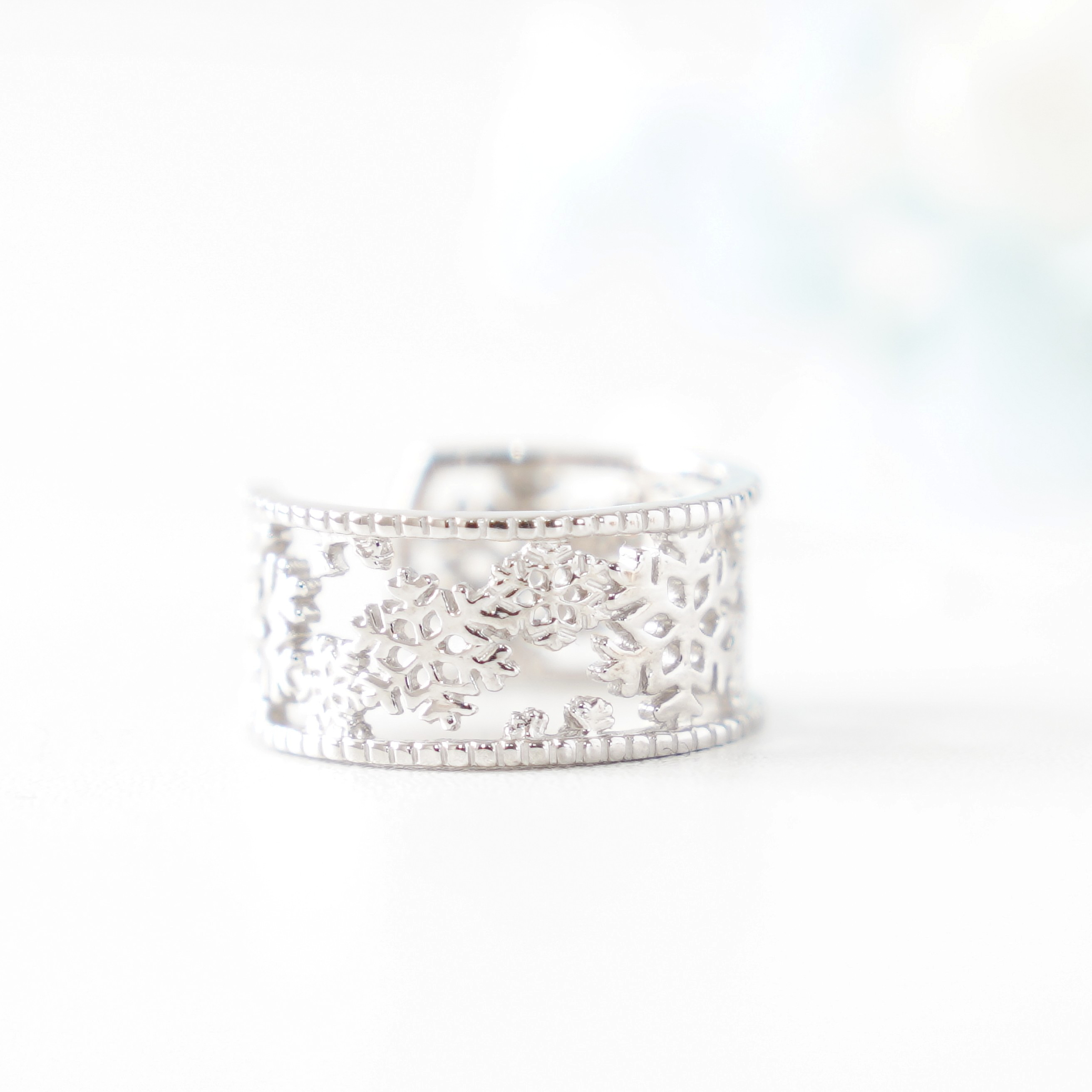 雪降る結晶の透かしオープンリング シルバー《送料無料》冬