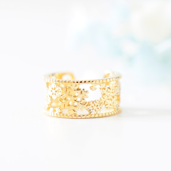 雪降る結晶の透かしオープンリング ゴールド《送料無料》冬 1枚目の画像