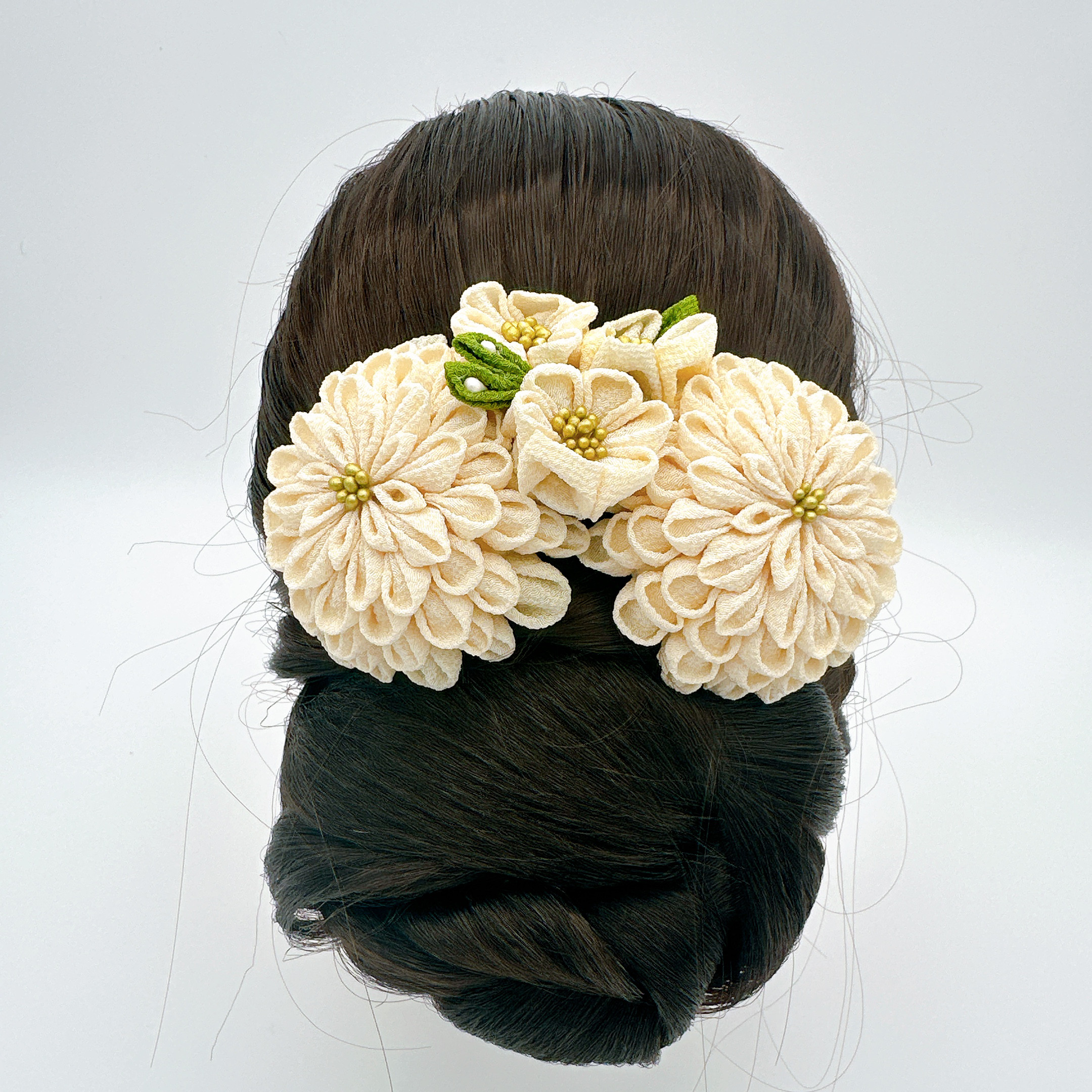 つまみ細工　かんざしコーム　ベージュコーム