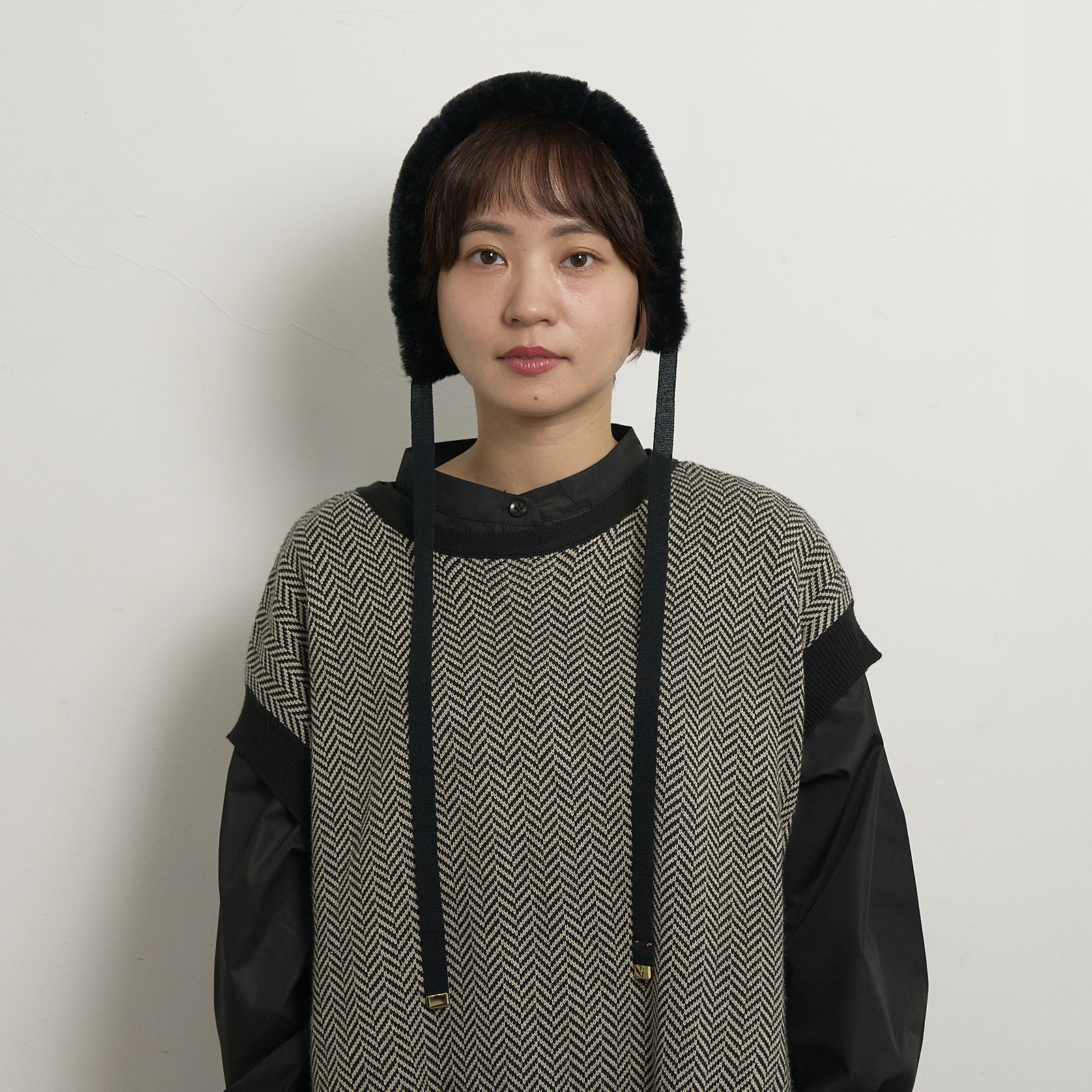 スエードボンネットフード/ブラック　255-12-207