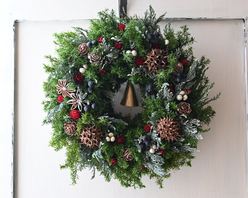 23.クリスマスリース 23センチ＊来年も飾れる天然素材クリスマスリース＊プリザーブド針葉樹