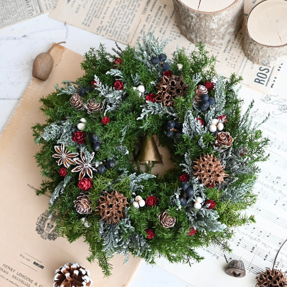 23センチ＊来年も飾れる天然素材クリスマスリース＊プリザーブド針葉樹 4枚目の画像
