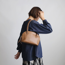 ＊新作　上質シュリンク　PUレザー　トート　ハンド　バッグ　鞄　肩掛け　キャメル　茶　P94C 2枚目の画像