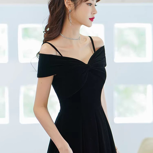 オフショルダー 黒 サテン/ベロア パーティードレス シンプル 韓国風