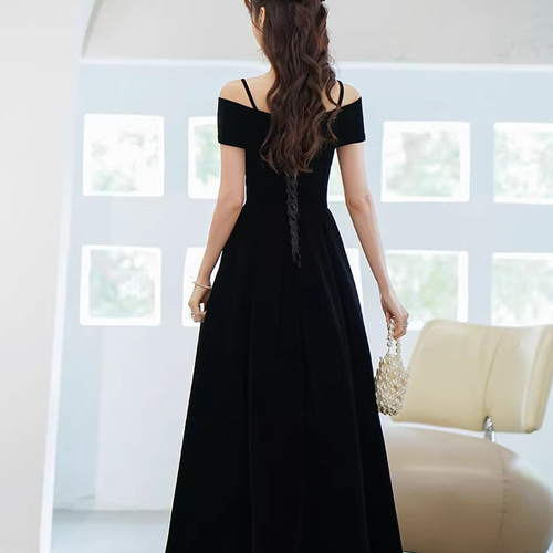 オフショルダー 黒 サテン/ベロア パーティードレス シンプル 韓国風