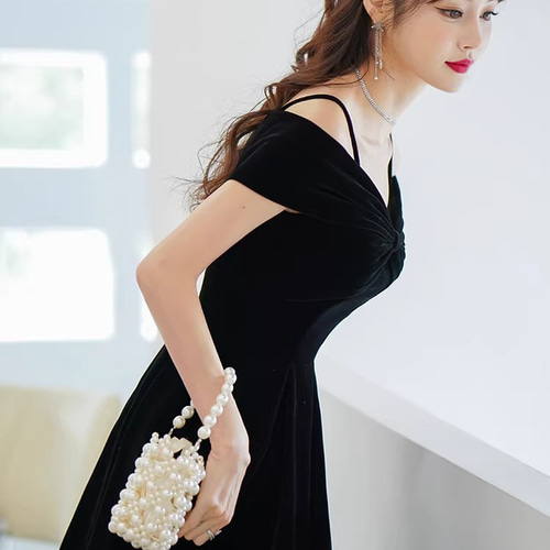 オフショルダー 黒 サテン/ベロア パーティードレス シンプル 韓国風