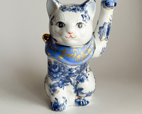ブルー招き猫【大】 招き猫 大 磁器製 伊万里柄 ブルー 招き猫 Obsidian 通販 20047009