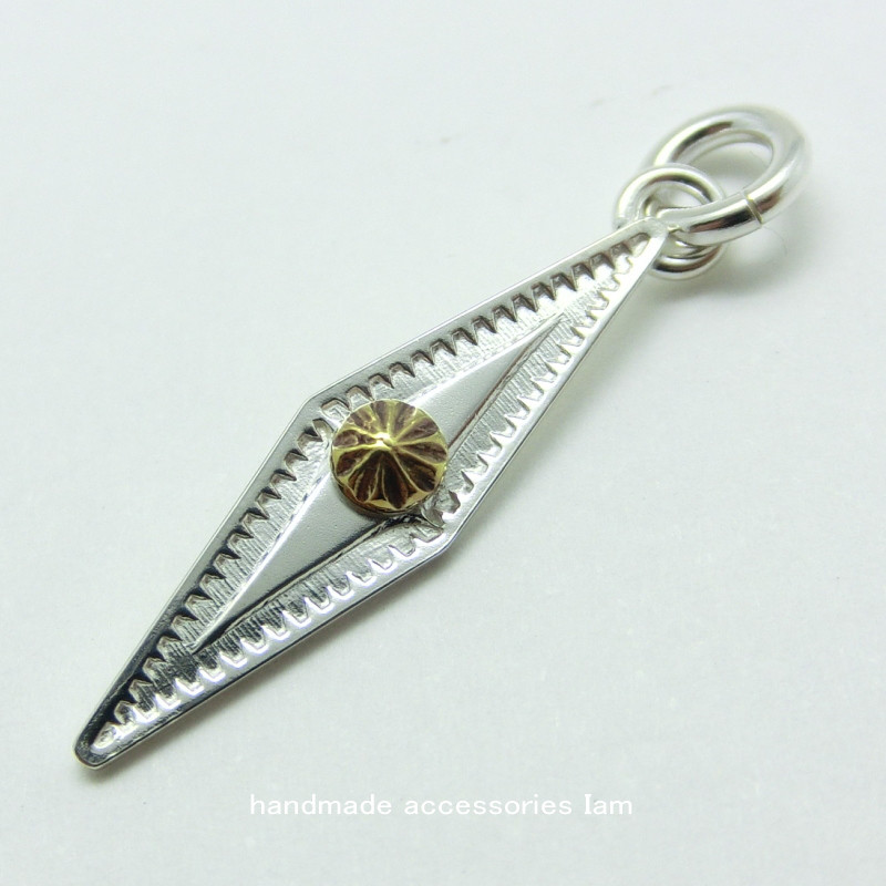 ハンドメイド　ちょい足し　コンチョ　スタンプペンダント　真鍮　シルバー925　IP0691