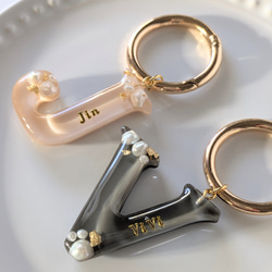 名入れ　レジン　淡水パール　キーホルダー　ギフト　ペア　お揃い　結婚式　推し活　出産祝い　入園　入学　メモリアル 6枚目の画像