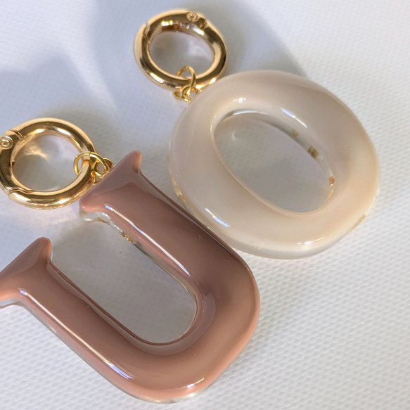 名入れ　レジン　淡水パール　キーホルダー　ギフト　ペア　お揃い　結婚式　推し活　出産祝い　入園　入学　メモリアル 9枚目の画像