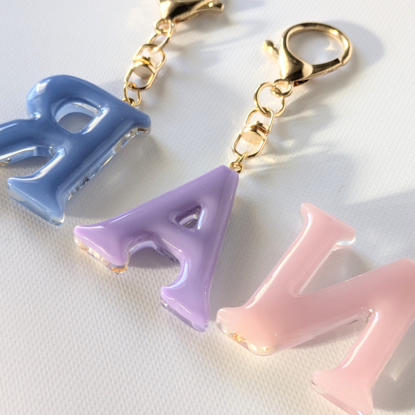 名入れ　レジン　淡水パール　キーホルダー　ギフト　ペア　お揃い　結婚式　推し活　出産祝い　入園　入学　メモリアル 5枚目の画像