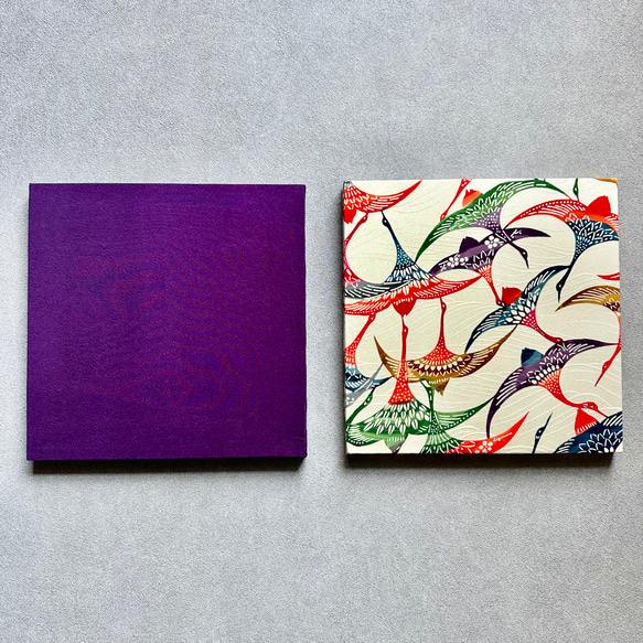 着物のファブリックパネル　紫と鶴の群れ（2枚セット）　27×27cm インテリア　着物リメイク　アートパネル　正月飾り 2枚目の画像