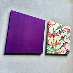 着物のファブリックパネル　紫と鶴の群れ（2枚セット）　27×27cm インテリア　着物リメイク　アートパネル　正月飾り 3枚目の画像