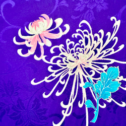 着物のファブリックパネル　紫に菊花（2枚セット） 22×22cm インテリア　着物リメイク　アートパネル　正月飾り　玄関 6枚目の画像