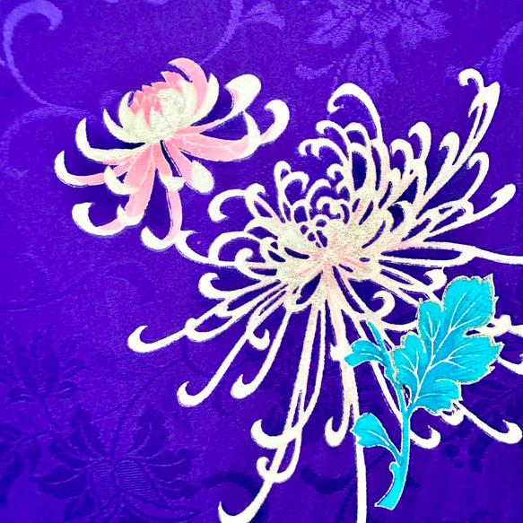 着物のファブリックパネル　紫に菊花（2枚セット） 22×22cm インテリア　着物リメイク　アートパネル　正月飾り　玄関 6枚目の画像