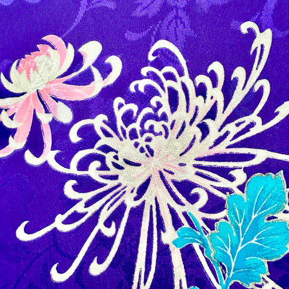 着物のファブリックパネル　紫に菊花（2枚セット） 22×22cm インテリア　着物リメイク　アートパネル　正月飾り　玄関 7枚目の画像