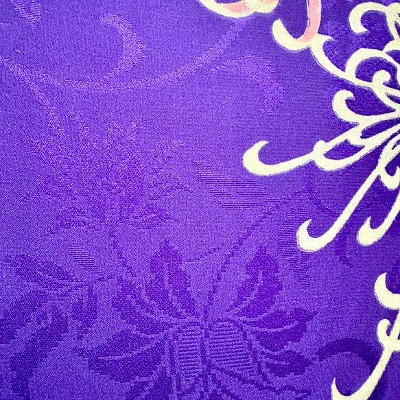 着物のファブリックパネル　紫に菊花（2枚セット） 22×22cm インテリア　着物リメイク　アートパネル　正月飾り　玄関 8枚目の画像