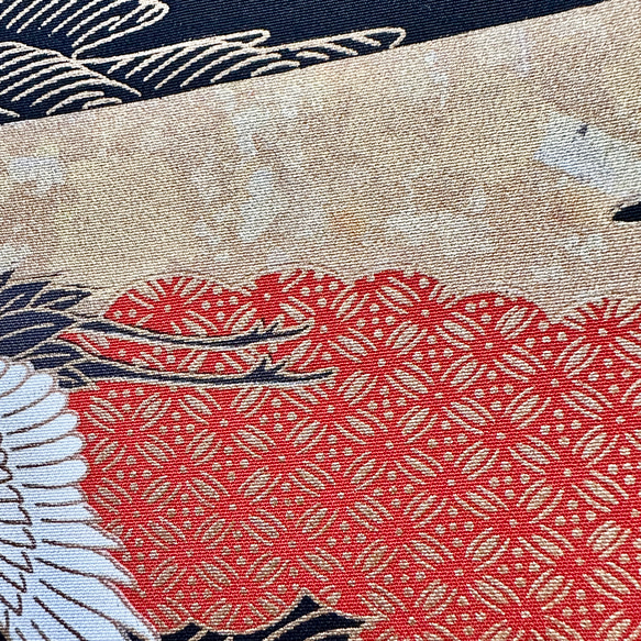 着物のファブリックパネル　輝く雲と鶴　 22×22cm インテリア　着物リメイク　アートパネル　和モダン 正月飾り　玄関 8枚目の画像