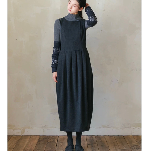 美シルエット　タック付きコクーンジャンパースカート　ポケット付き【秋冬春】ダークグレー 12枚目の画像