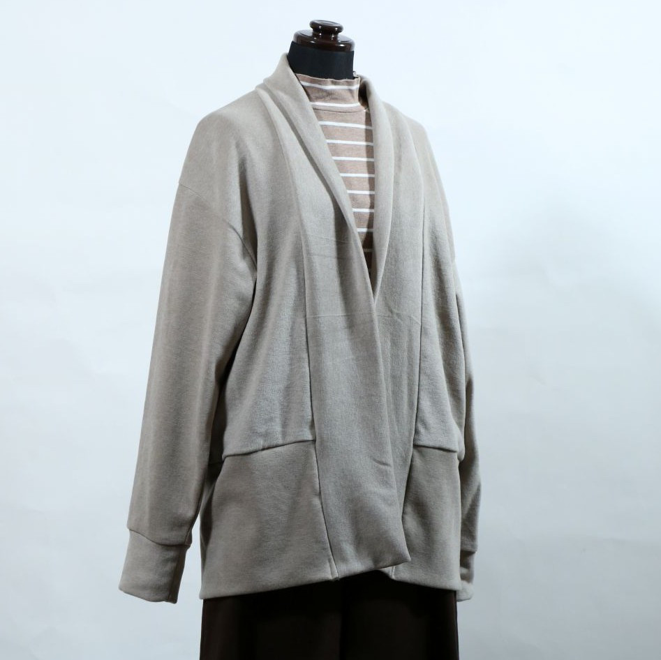 ヒップが目立たないカーディガン！！　あったかニット　グレージュ