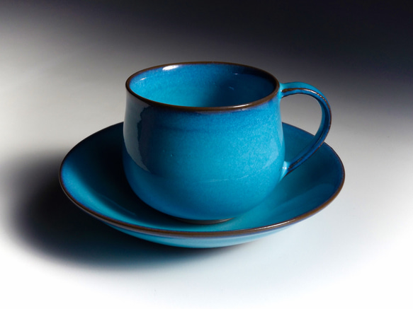 天藍色杯碟 第1張的照片