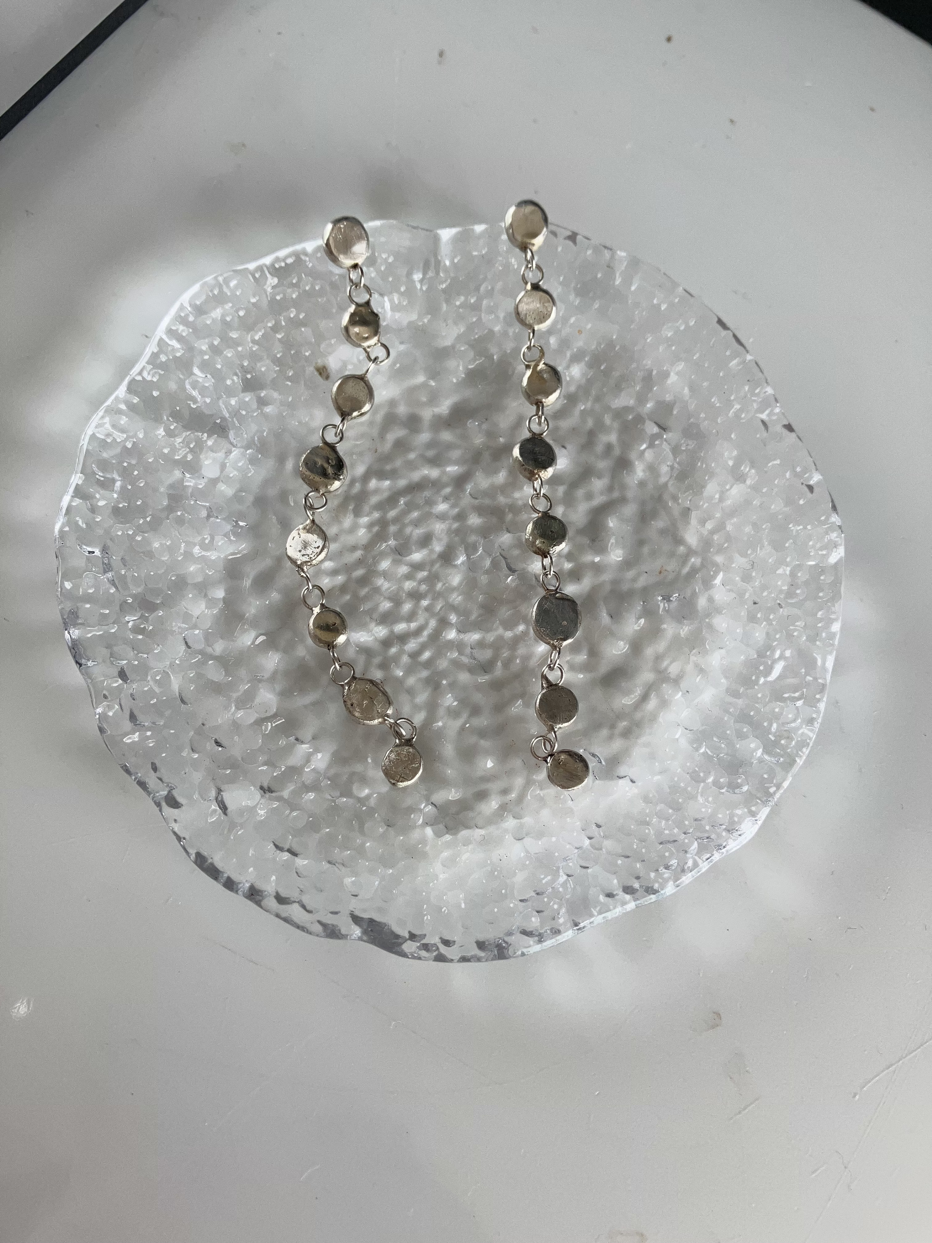 silver 950 小さな　粒が　揺れ動く　シルバー　ロング　ピアス　つぶつぶ　シンプル