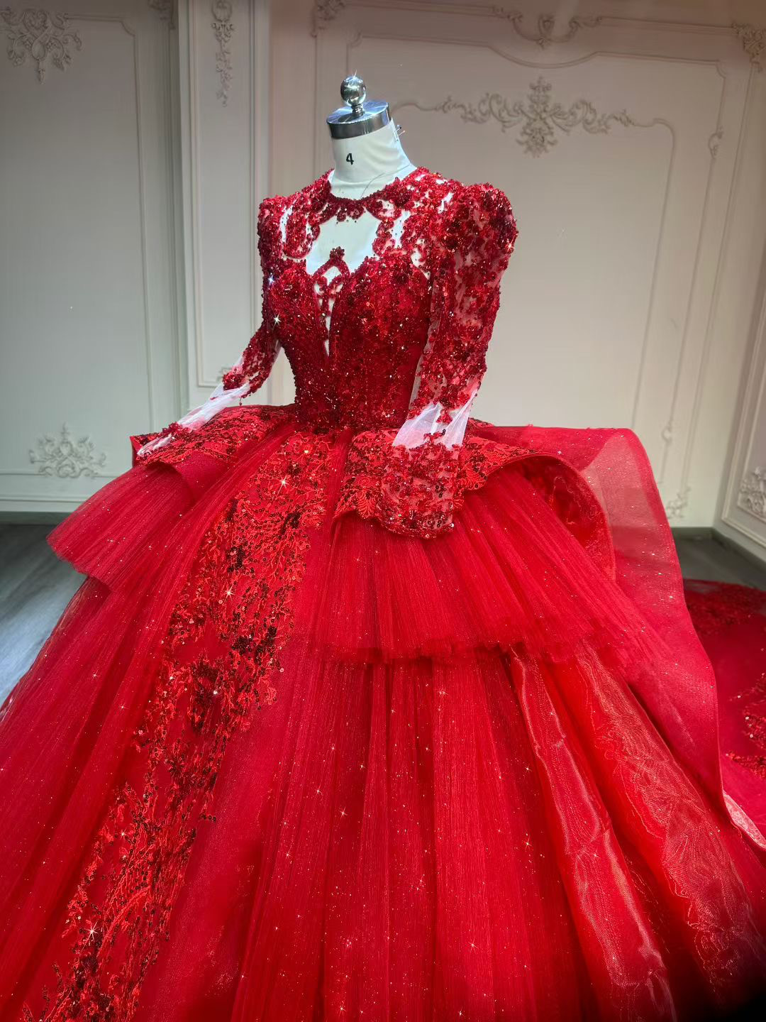 圧倒的に存在感 華やかな裾 ラッフルスカート赤レッド イリュージョンネック キラキラストーン大人気ドレス サイズオーダー 圧倒的に存在感 華やかな裾 ラッフルスカート赤レッド イリュージョンネック キラキラストーン大人気ドレス サイズオーダー