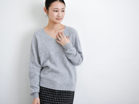 【カシミヤ100%★無縫製】超柔らか起毛│ シームレス│ バルーンスリーブ │Vネック│上品│T-237 15枚目の画像