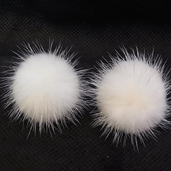 ピアス ミンクファー アレルギー対応 シリコンピアス オフホワイト 14枚目の画像