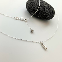 ラフなミニバーチャーム　スライドチェーンネックレス　シルバー925 2枚目の画像