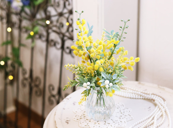 １年中楽しめる「ミモザとラベンダーのナチュラルブーケ」ガラス器アレンジ　「Creema限定」 1枚目の画像