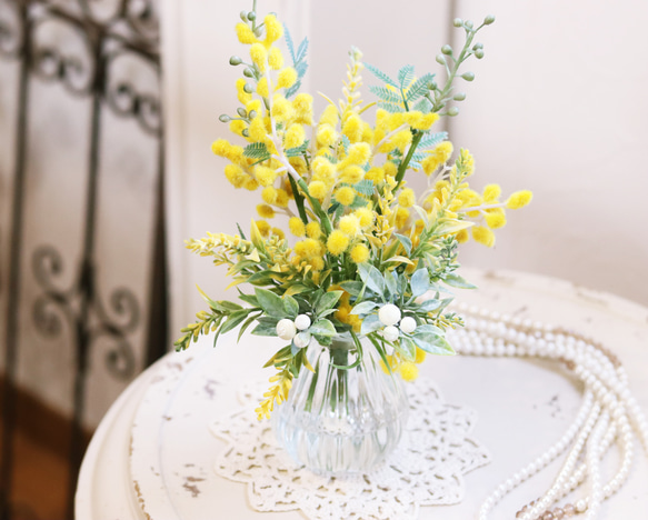 １年中楽しめる「ミモザとラベンダーのナチュラルブーケ」ガラス器アレンジ　「Creema限定」 2枚目の画像