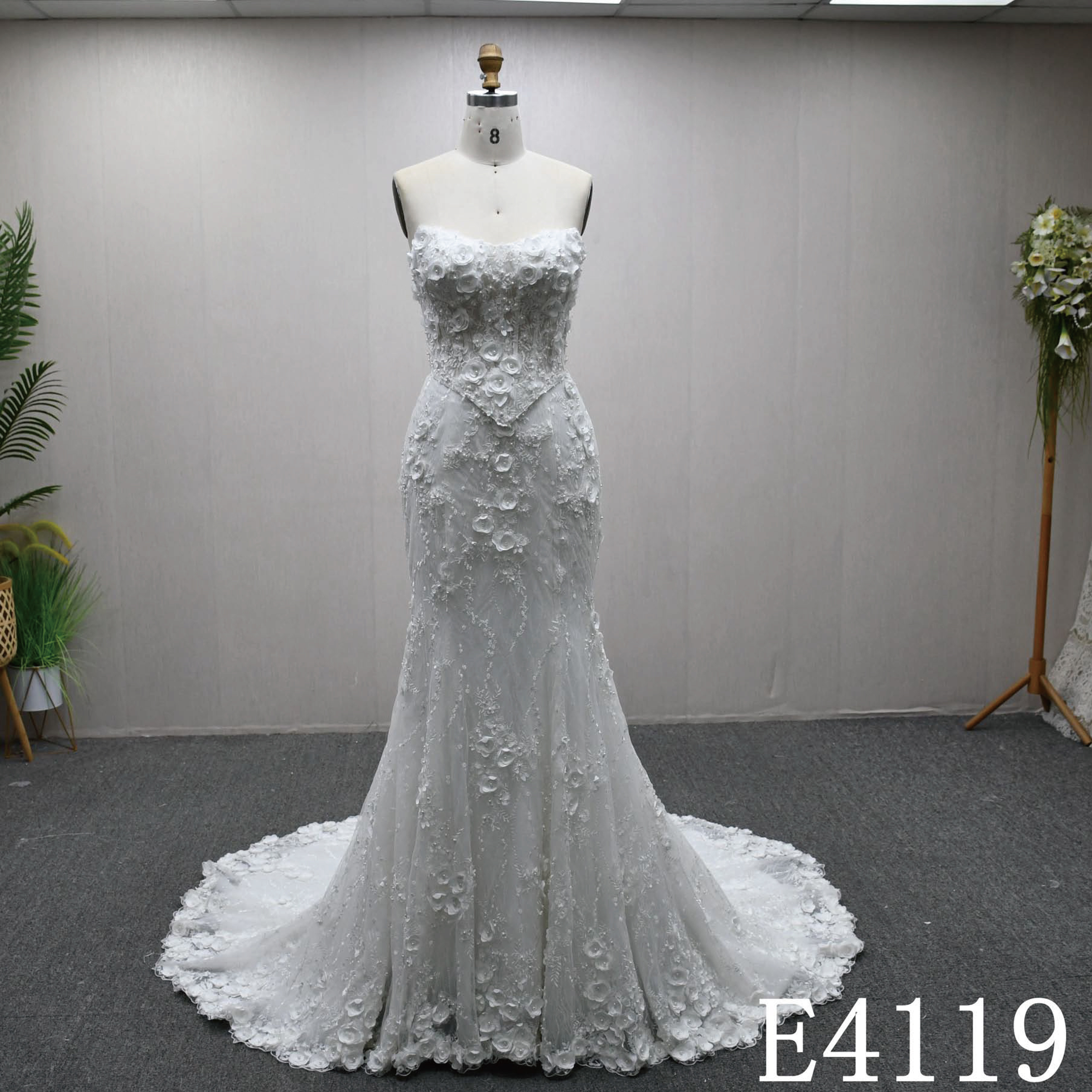 セパレート　袖無し　薔薇レース　ロングトレーン２ways ホワイト　多層チュール　ふんわり　編み上げ　豪華なウェディング