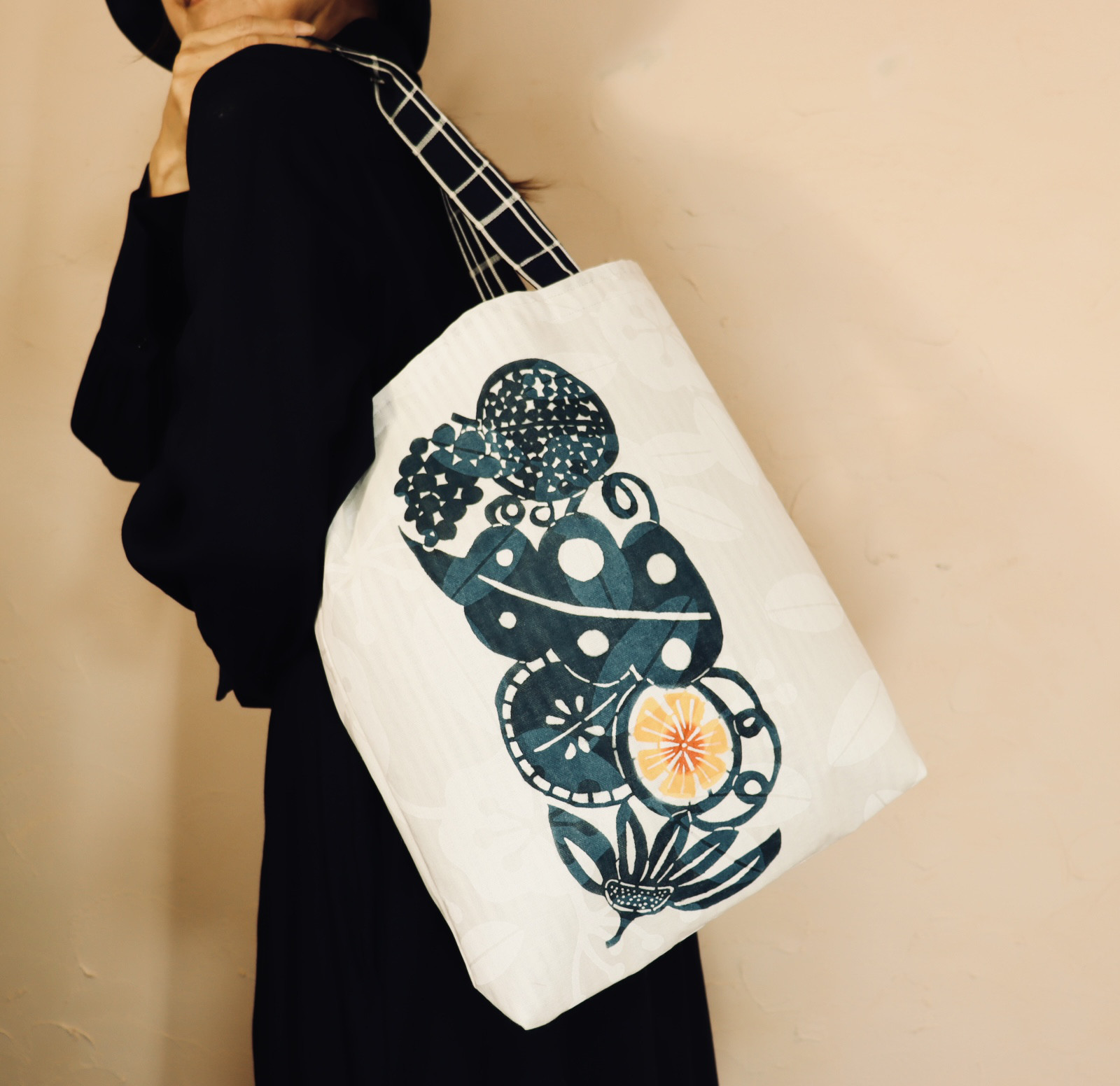 【手染めトートバック】ボタニカルフルーツ　イエロー