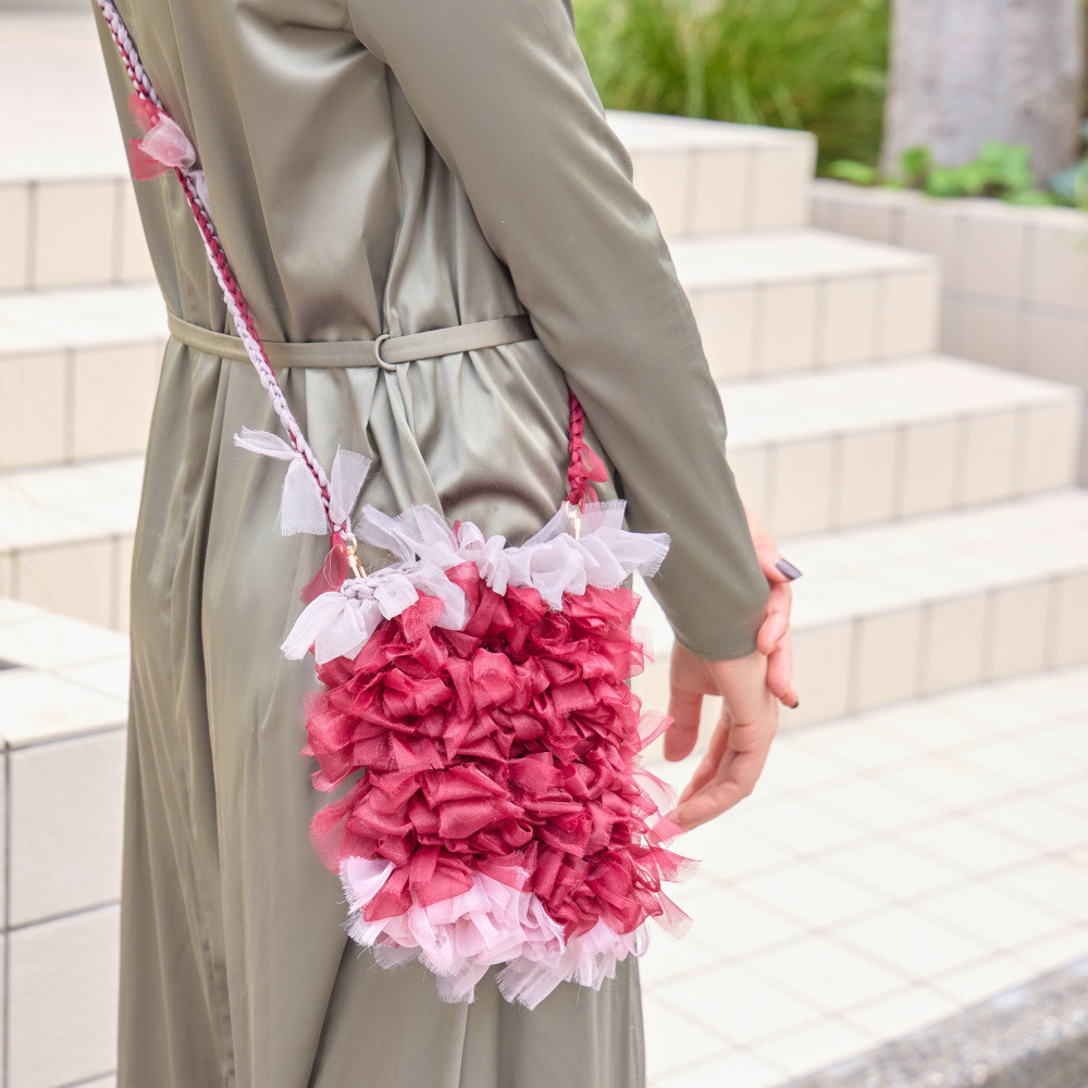 咲き編みフリルポシェット｜ワイン