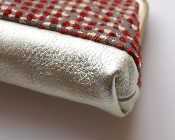 聖誕節限量假日禮盒：眼鏡盒和親子皮夾套裝 第10張的照片