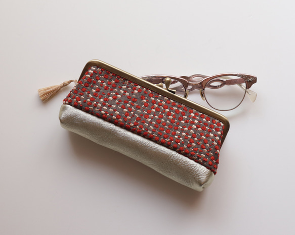 聖誕節限量假日禮盒：眼鏡盒和親子皮夾套裝 第8張的照片