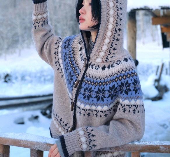 フード付き ウール100%フェアアイル編みセーター/カーディガン【秋冬春】 2枚目の画像