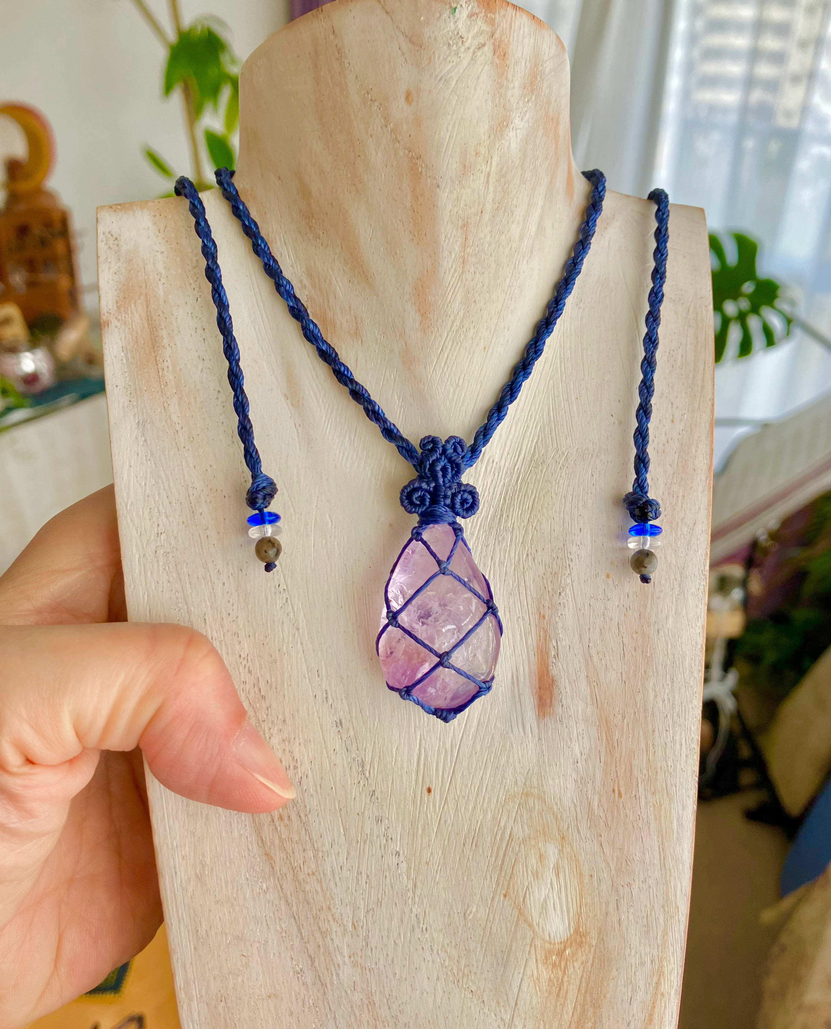 アウワ　雫石ネックレス