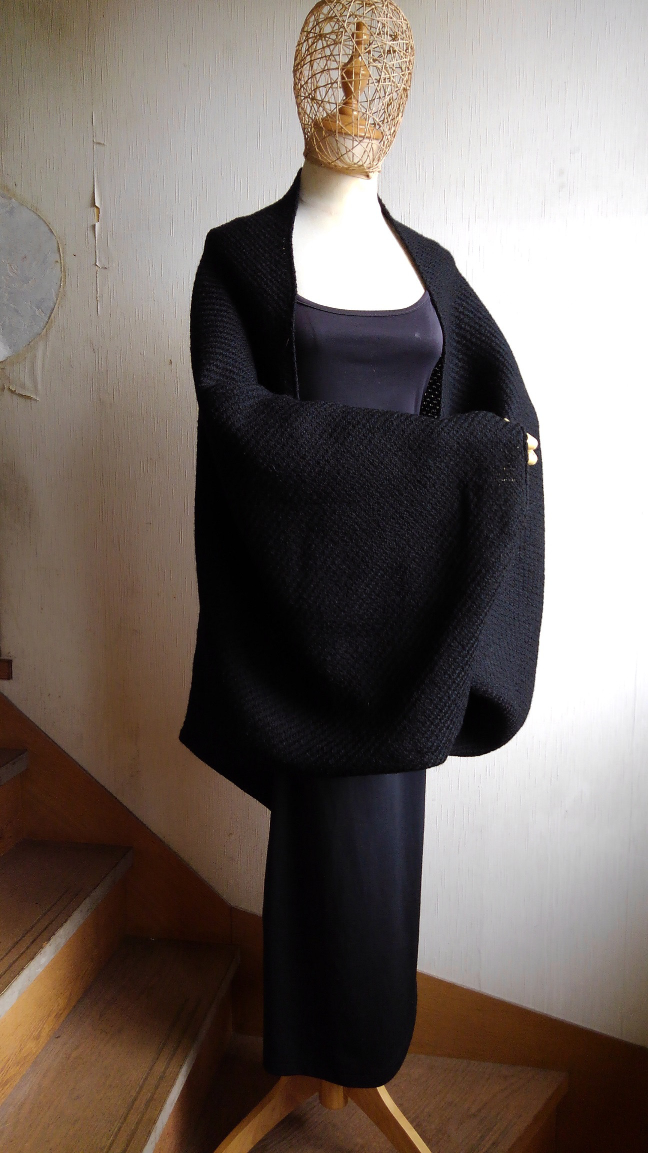 新作『大判羽織りマーガレット』★裄長サイズ★黒ウール★和洋＆男女兼用★２ｗａｙ