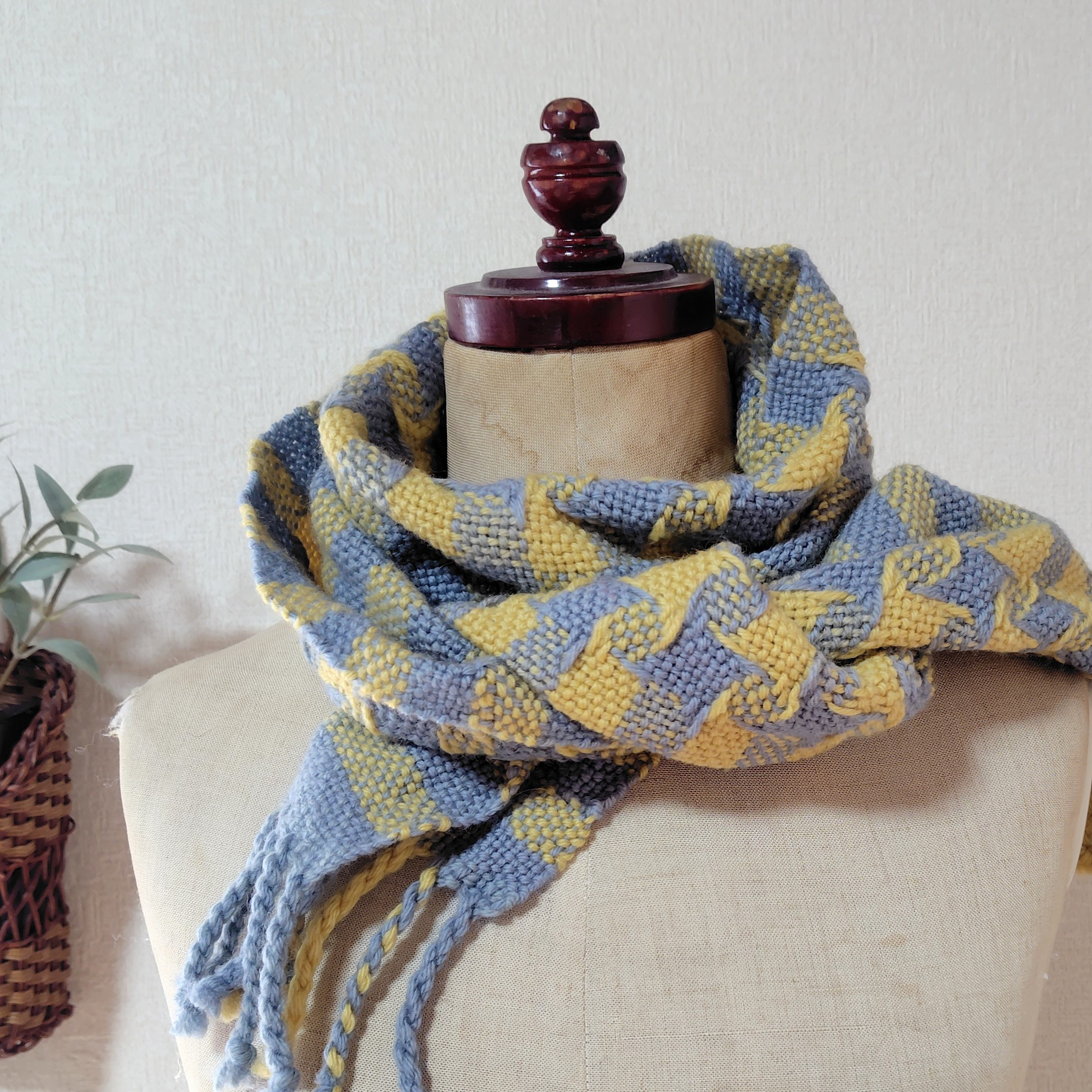 北欧っぽい風車織りミニマフラー　手織り　ブルーグレー＆レモンイエロー