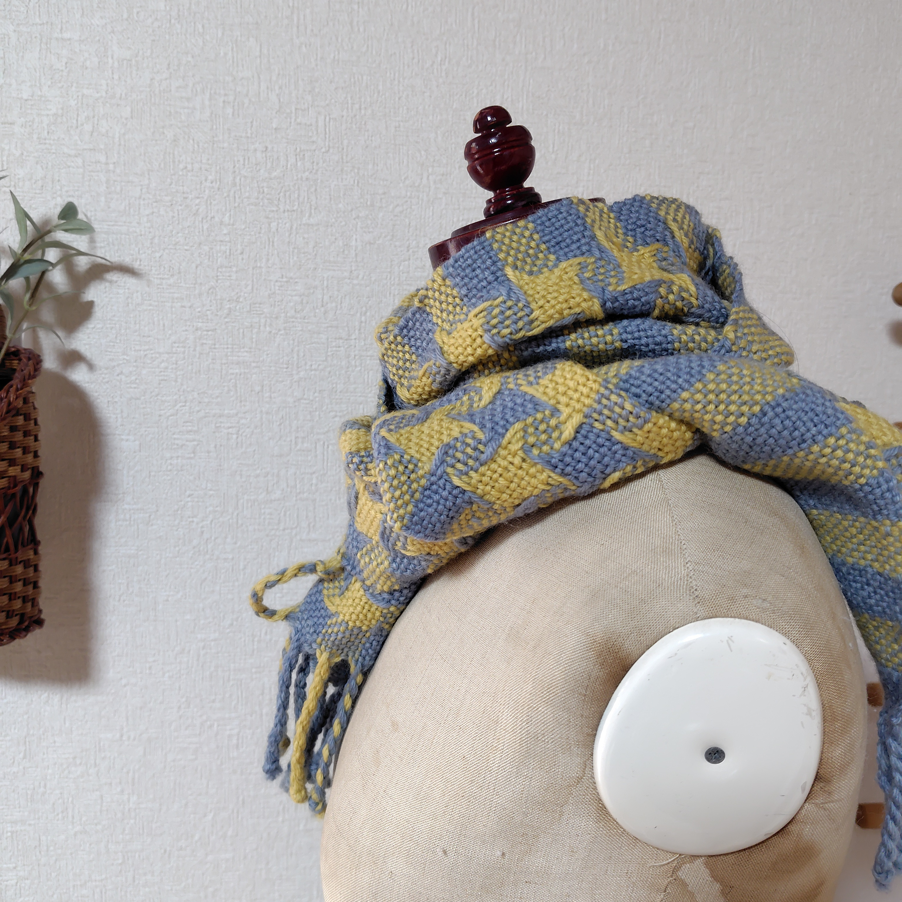 北欧っぽい風車織りミニマフラー　手織り　ブルーグレー＆レモンイエロー