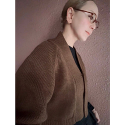 選擇您的長度❤️RATA原創❤️成熟女性披肩針織衫❤️不對稱撞色袖子❤️時尚棕色❤️附贈別針 第8張的照片