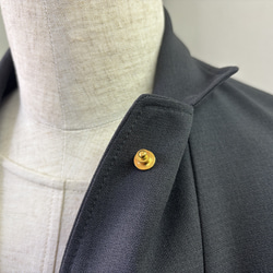 ゴールド色.フラワーフォルム．珊瑚タックブローチ 19枚目の画像