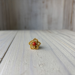 ゴールド色.フラワーフォルム．珊瑚タックブローチ 17枚目の画像