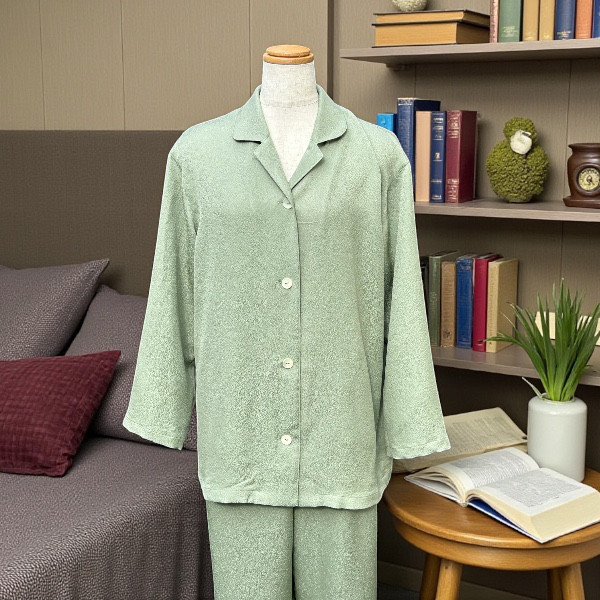 奄美大島本場泥染めの色無地から仕立てたシルクパジャマ⭐送料無料