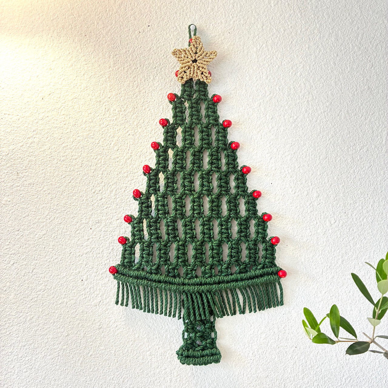 Creema限定　ジュートコードで作ったマクラメクリスマスツリー/タペストリー⭐️外せる金色の星付き♪