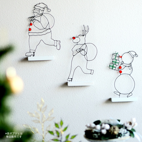 ワイヤーアート　「走る」 ワイヤーで作られた走る人[09501011027]の写真・イラスト素材｜アマナ